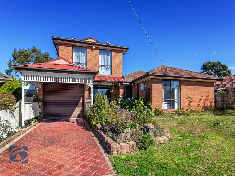 22 Simon Court, Hampton Park VIC 3976
