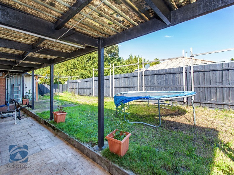 22 Simon Court, Hampton Park VIC 3976