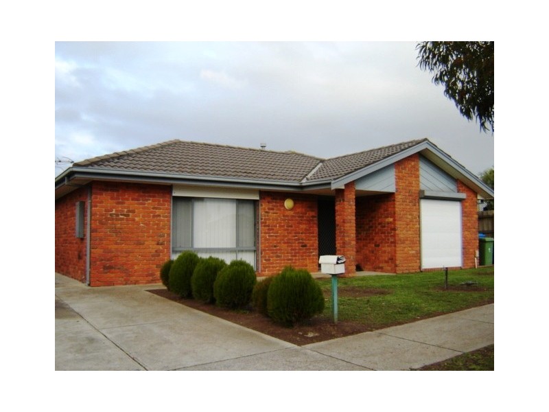 35 Ralph Crescent, Hampton Park VIC 3976
