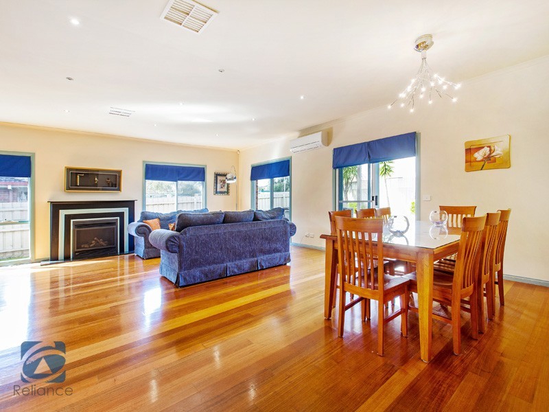 3 Henry Lawson Drive, Lynbrook VIC 3975