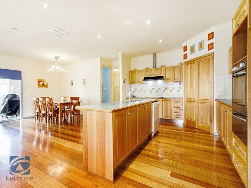 3 Henry Lawson Drive, Lynbrook VIC 3975