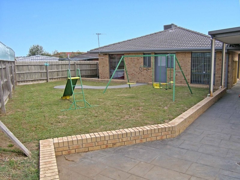 8 Brampton Court, Narre Warren VIC 3805