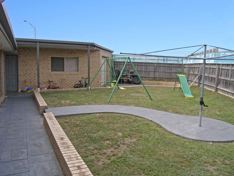 8 Brampton Court, Narre Warren VIC 3805