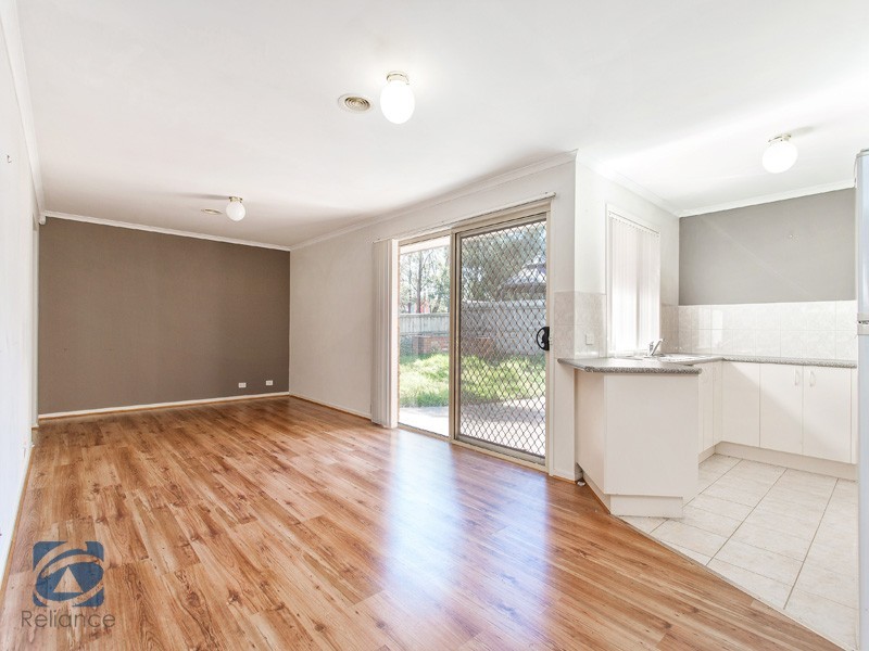 23 Dutton Close, Lynbrook VIC 3975