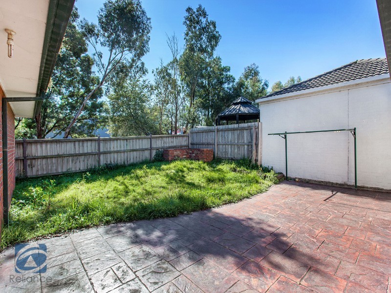 23 Dutton Close, Lynbrook VIC 3975