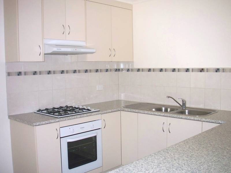 8/36 Armadale DRIVE, Narre Warren VIC 3805