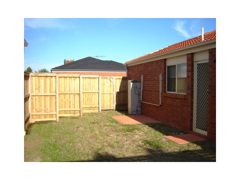 8/36 Armadale DRIVE, Narre Warren VIC 3805