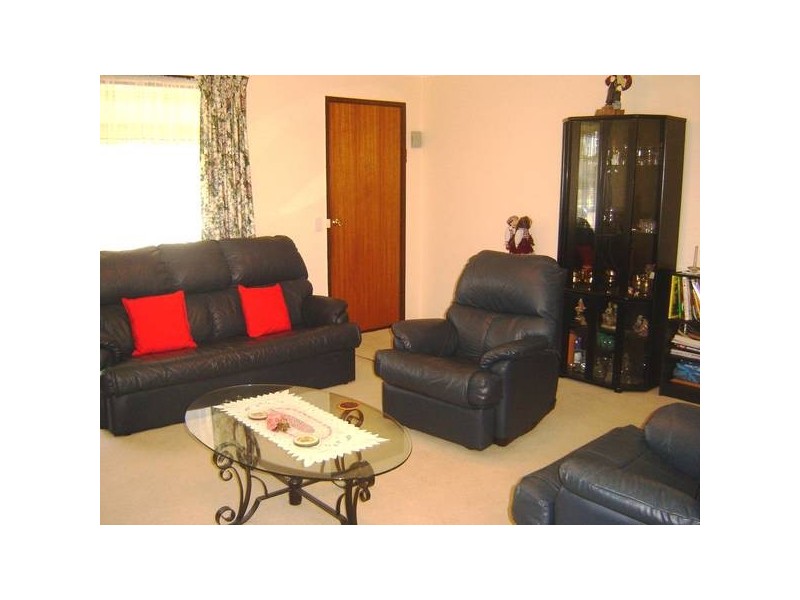 17 Millswyn AVENUE, Hampton Park VIC 3976