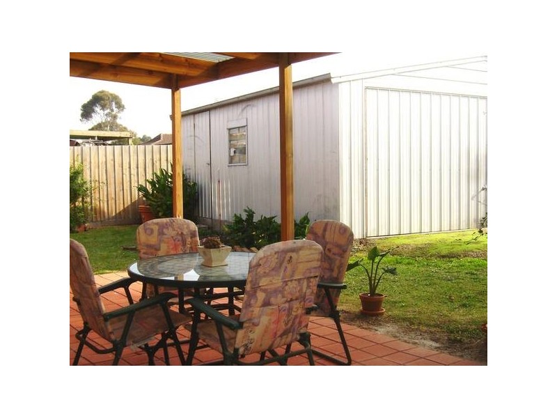 17 Millswyn AVENUE, Hampton Park VIC 3976