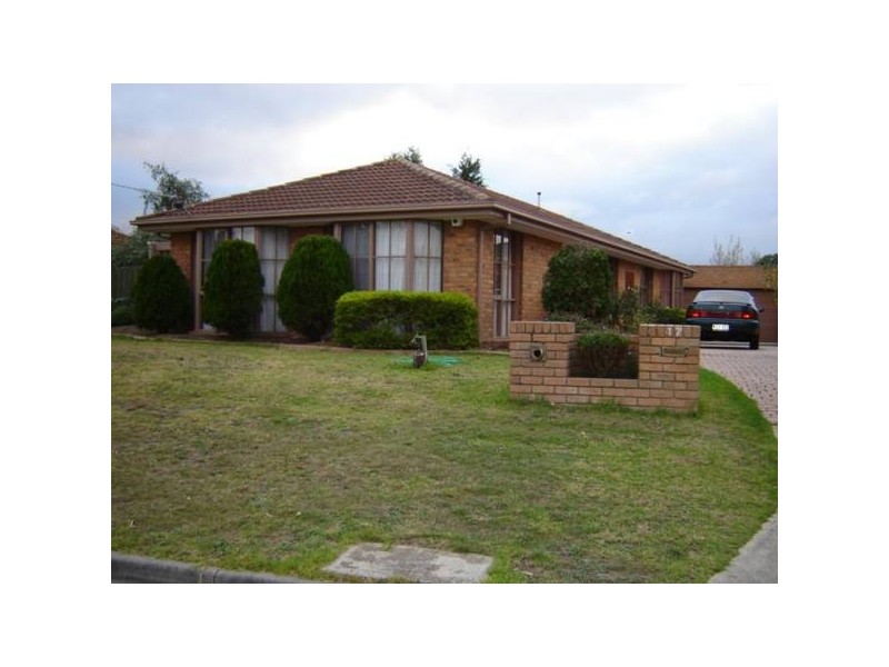 17 General Joshua Drive, Hampton Park VIC 3976