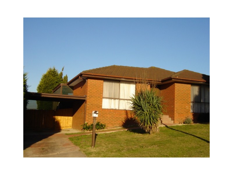 8 Kensington Court, Hampton Park VIC 3976