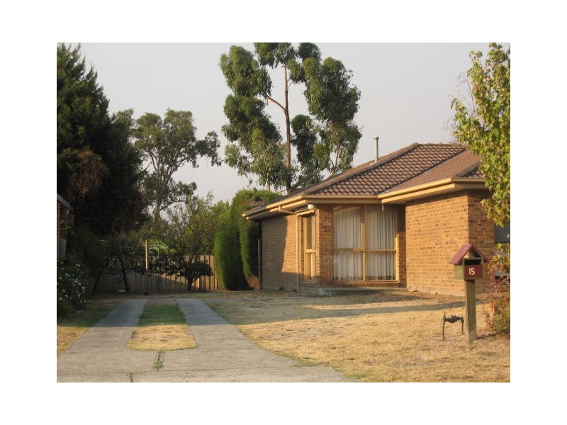 15 Princess Maria Place, Hampton Park VIC 3976