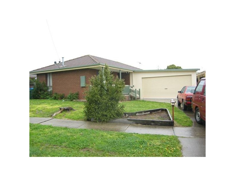 14 Ivan Crescent, Hampton Park VIC 3976