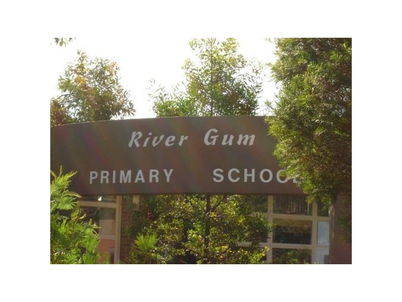 14 Ivan Crescent, Hampton Park VIC 3976