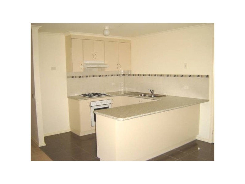 8/36 Armadale Drive, Narre Warren VIC 3805