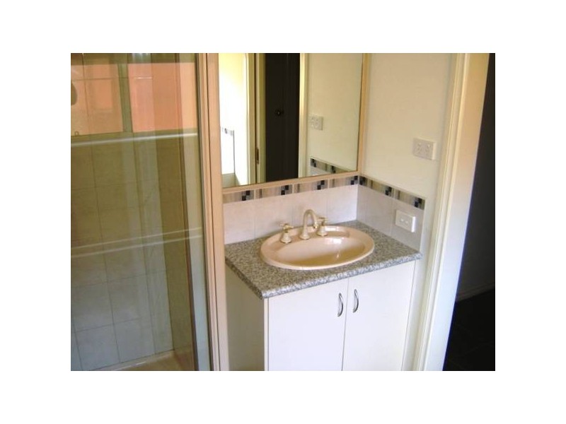 8/36 Armadale Drive, Narre Warren VIC 3805