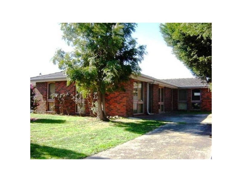 10 Vanessa Drive, Hampton Park VIC 3976