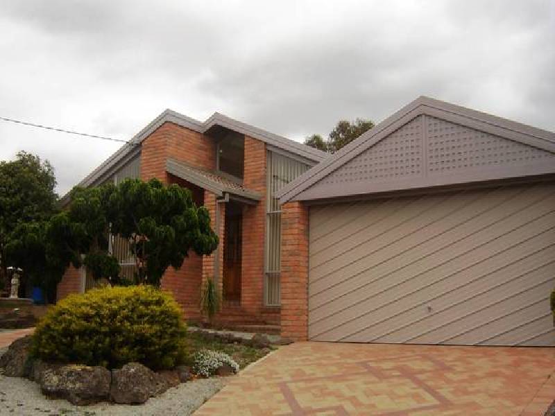 24 Michelle Drive, Hampton Park VIC 3976