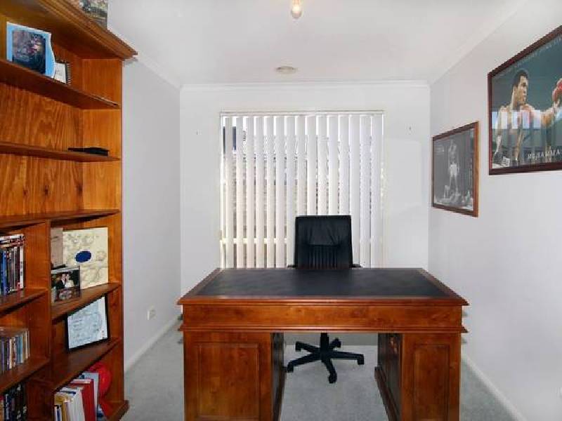 8 Chauncy Way, Lynbrook VIC 3975