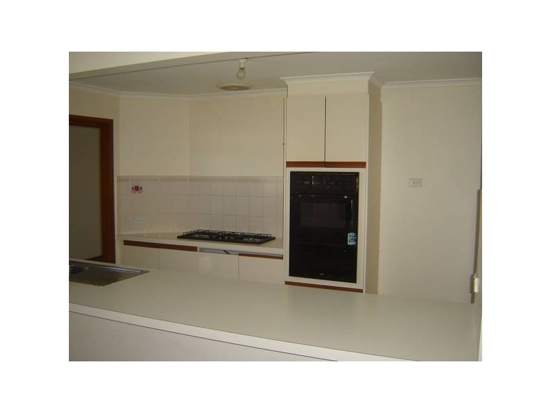 2 Dewpoint Crescent, Hampton Park VIC 3976