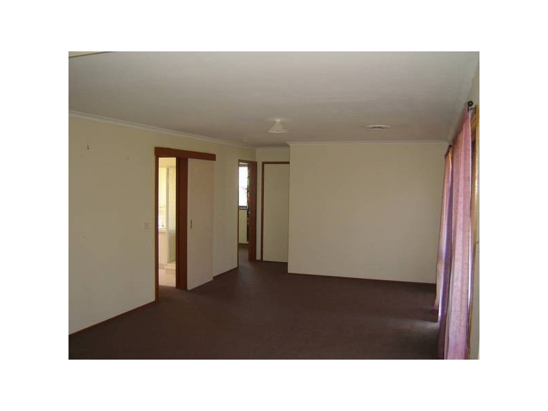 2 Dewpoint Crescent, Hampton Park VIC 3976