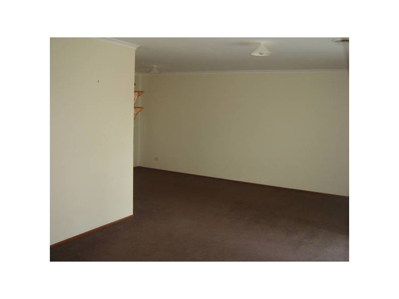 2 Dewpoint Crescent, Hampton Park VIC 3976