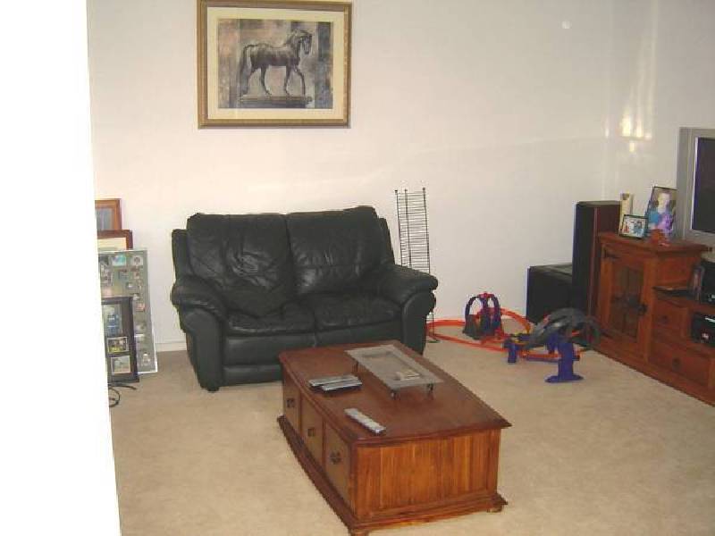 Henry Lawson Drive, Lynbrook VIC 3975