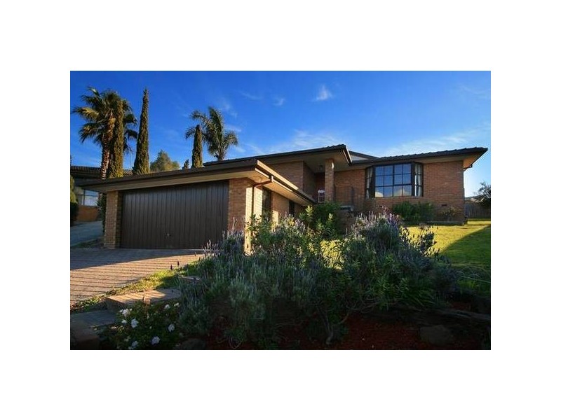 Caroline Place, Hampton Park VIC 3976