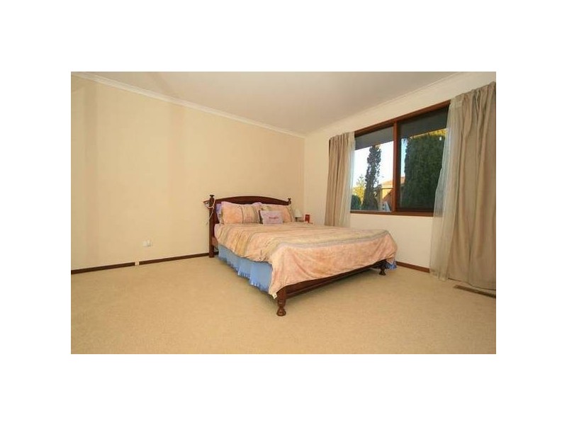 Caroline Place, Hampton Park VIC 3976