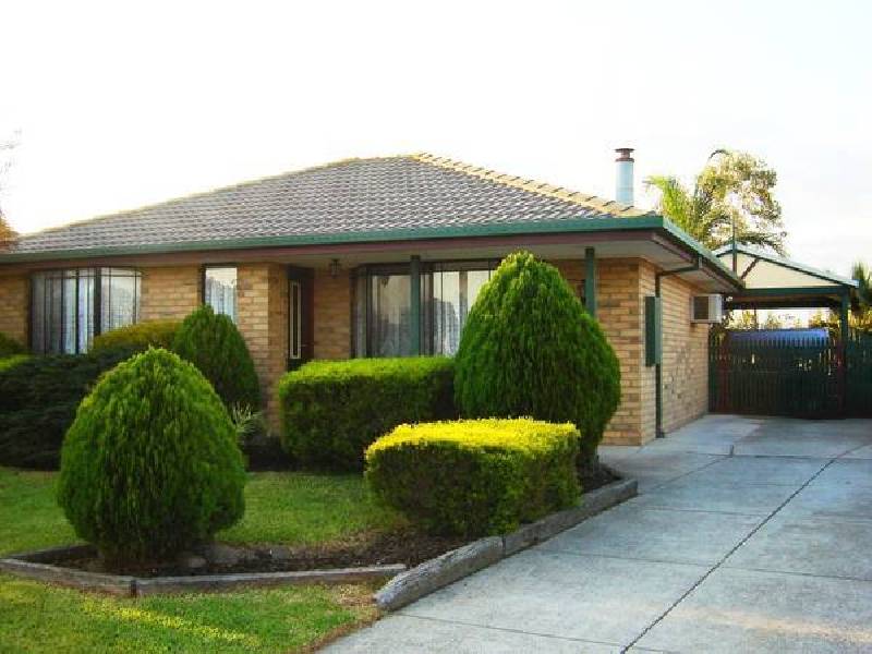8 Adley Place, Hampton Park VIC 3976