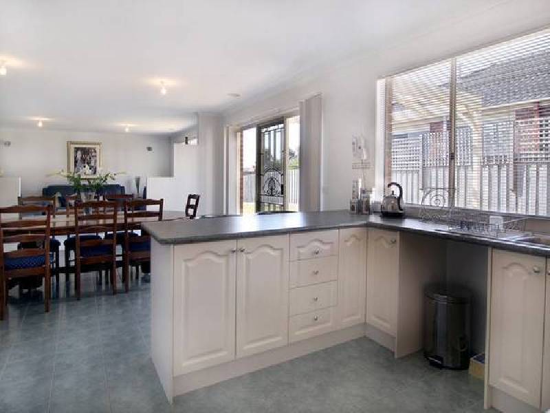 8 Chauncy Way, Lynbrook VIC 3975