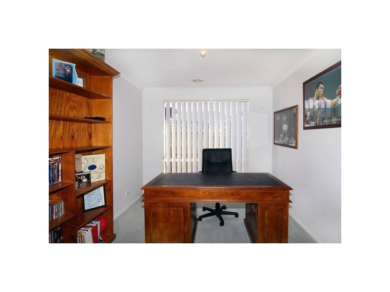 8 Chauncy Way, Lynbrook VIC 3975