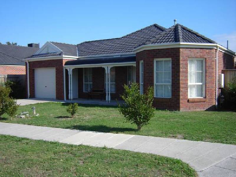Henry Lawson Drive, Lynbrook VIC 3975