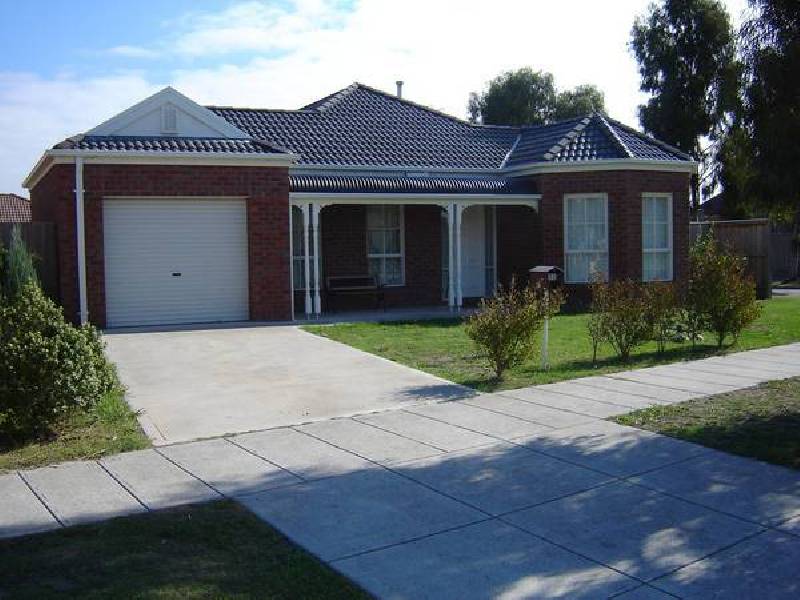 Henry Lawson Drive, Lynbrook VIC 3975