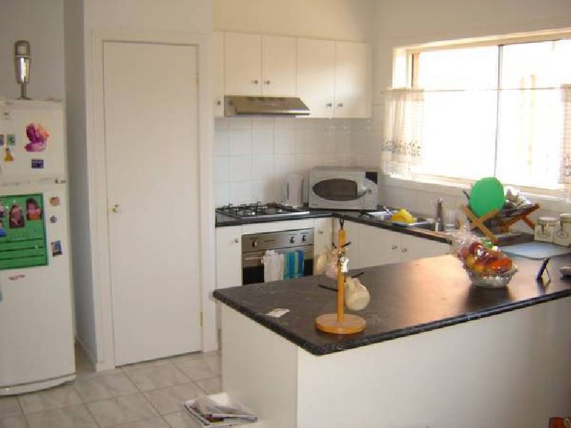 Henry Lawson Drive, Lynbrook VIC 3975