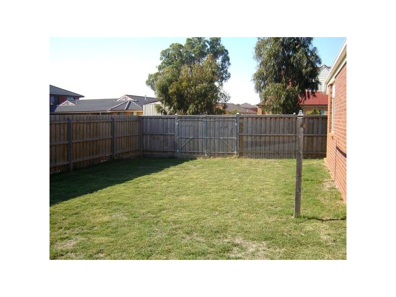 Henry Lawson Drive, Lynbrook VIC 3975
