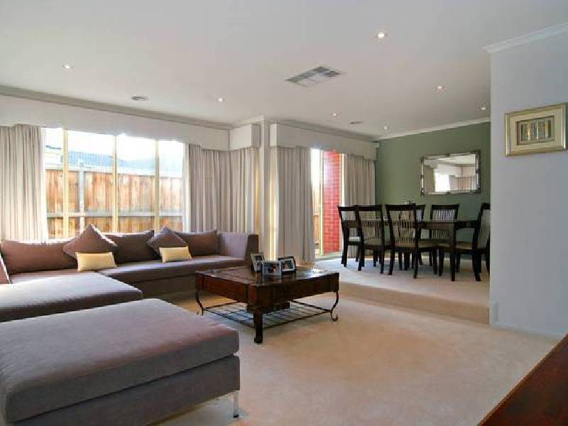 10 Ronans Retreat, Lynbrook VIC 3975