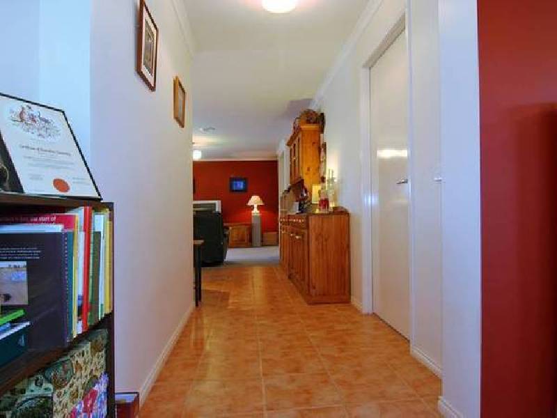 Sugarbush Drive, Lynbrook VIC 3975