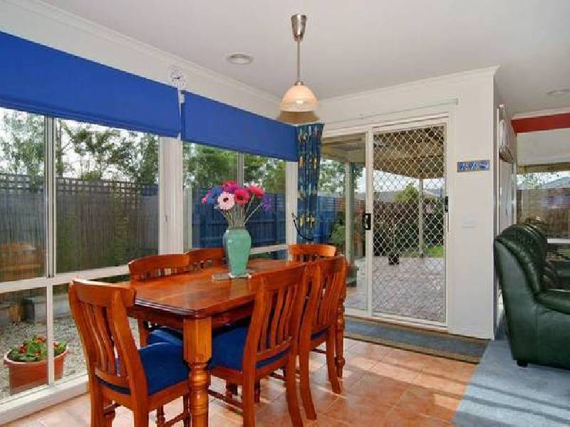 Sugarbush Drive, Lynbrook VIC 3975