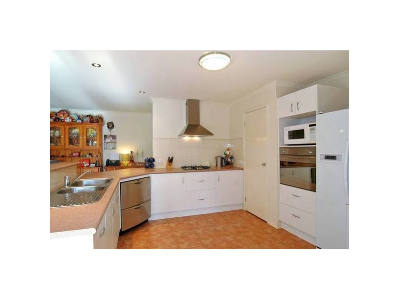 Sugarbush Drive, Lynbrook VIC 3975