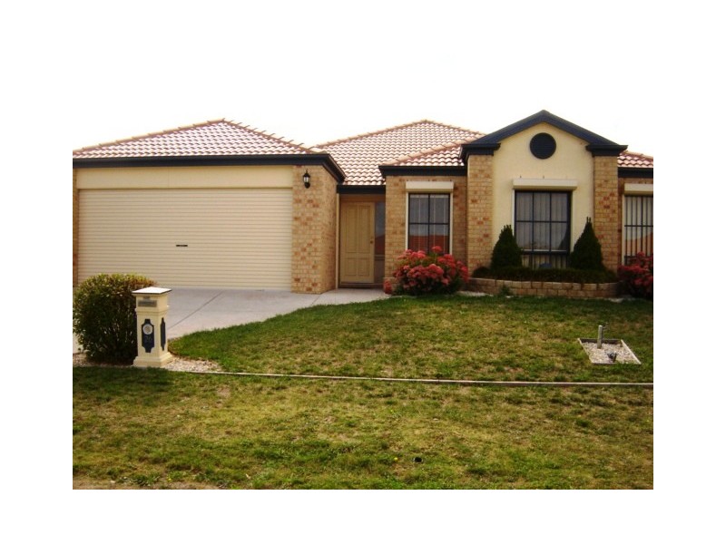 26 Hasluck Crescent, Lynbrook VIC 3975