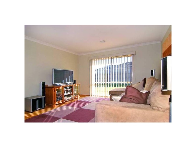 Cato Parkway, Lynbrook VIC 3975