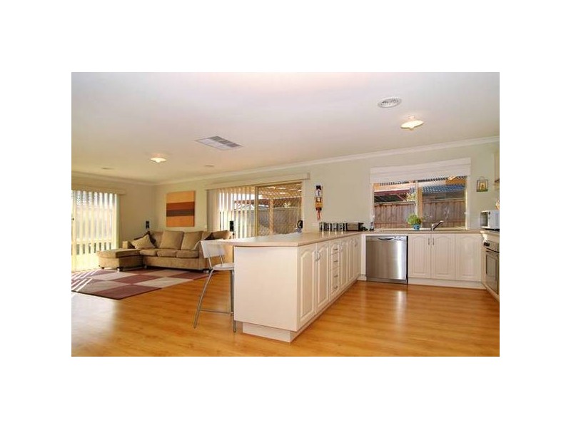 Cato Parkway, Lynbrook VIC 3975