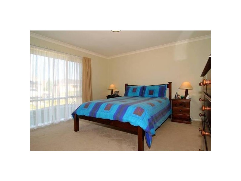 Cato Parkway, Lynbrook VIC 3975