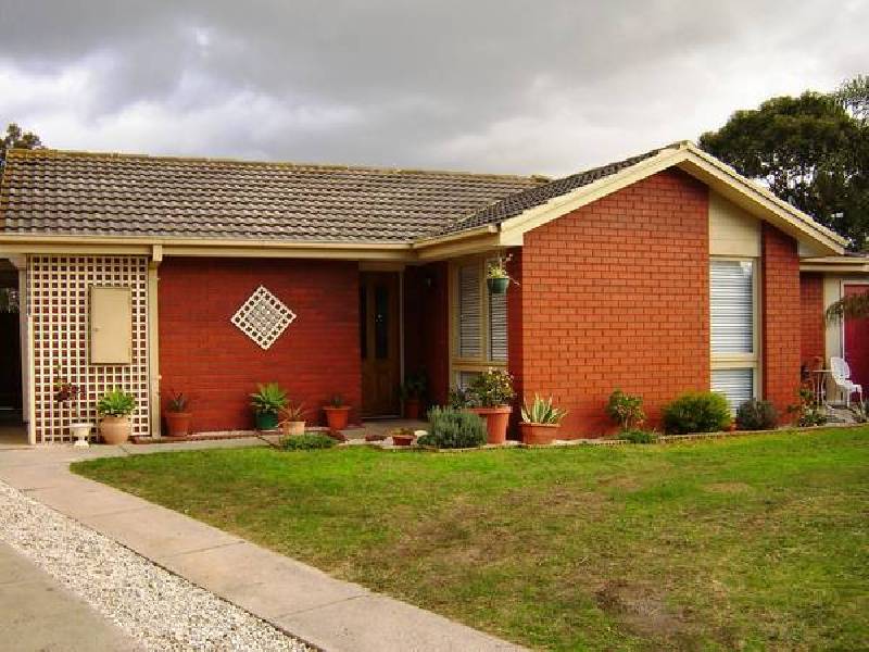Millswyn Avenue, Hampton Park VIC 3976