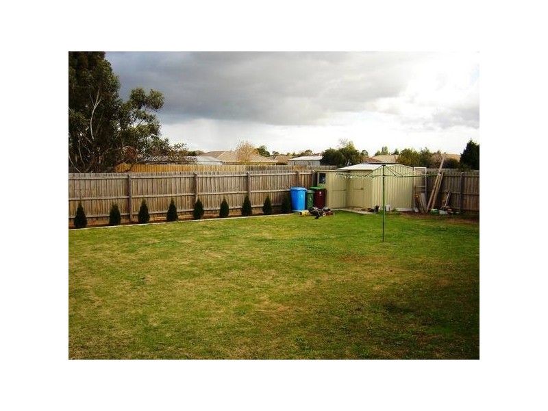 Millswyn Avenue, Hampton Park VIC 3976