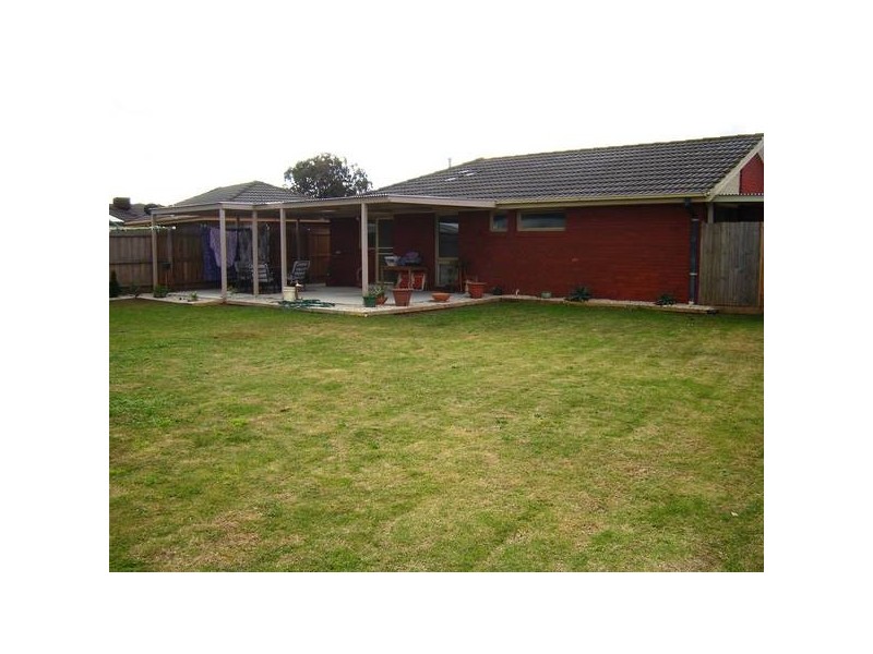 Millswyn Avenue, Hampton Park VIC 3976