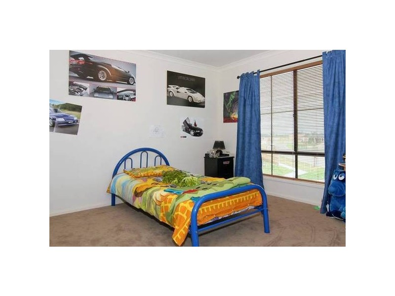 14 Hal Porter Terrace, Lynbrook VIC 3975