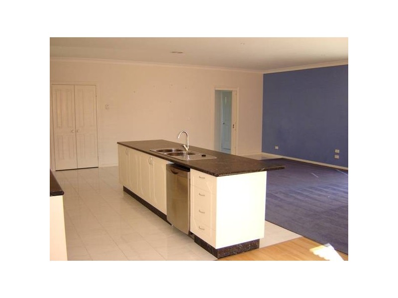 Thiele Court, Lynbrook VIC 3975