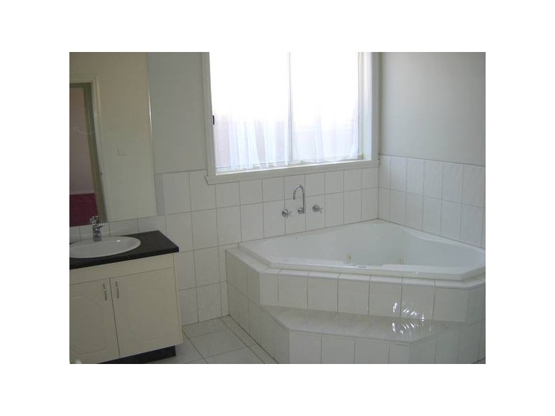 Thiele Court, Lynbrook VIC 3975